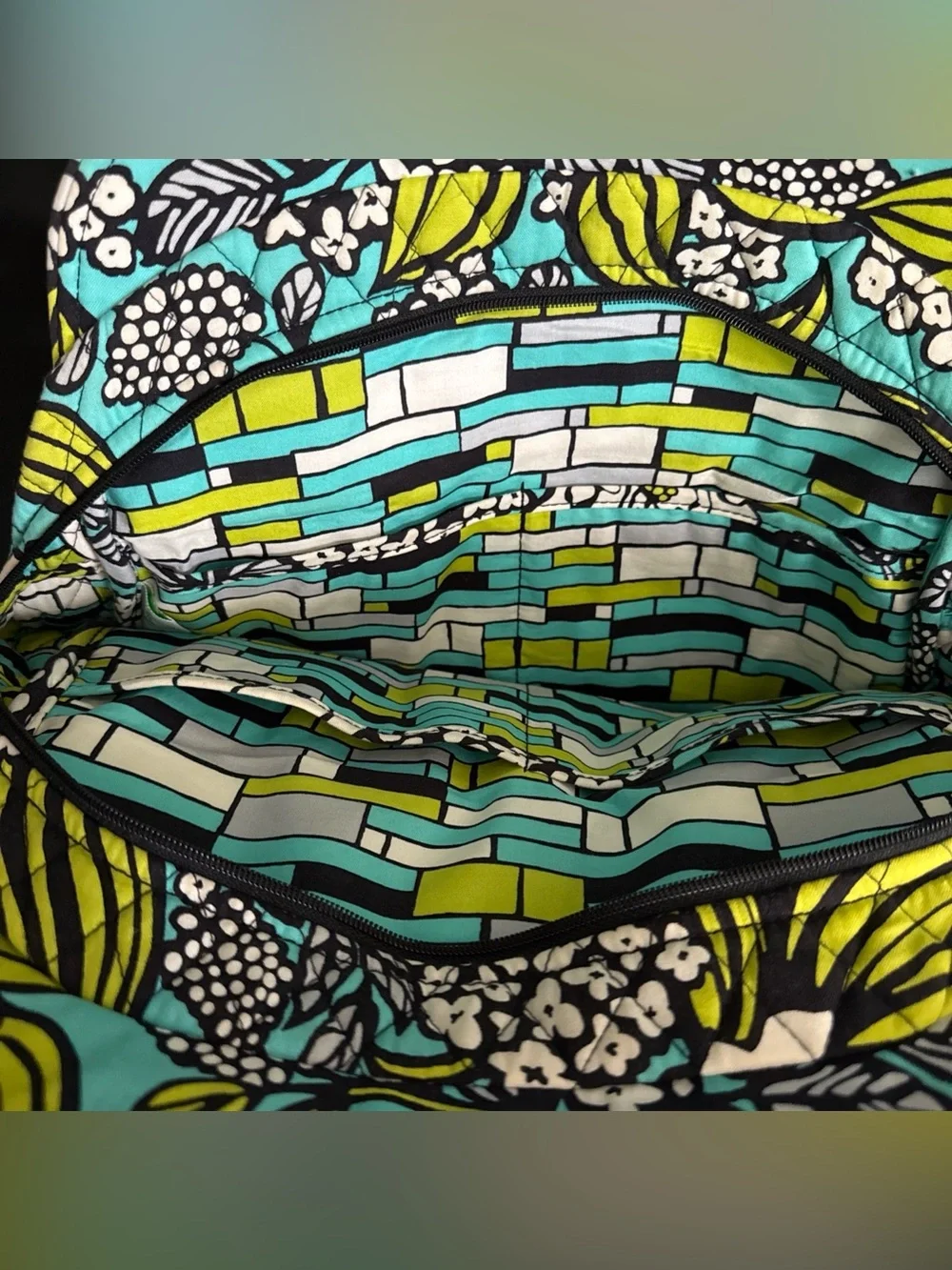 Vera Bradley ISLAND BLOOMS (retired) Sweet Pleat Handbag Purse